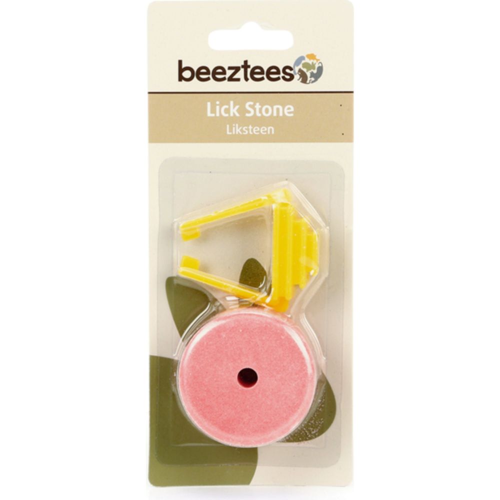 Kostka solna dla królika Beeztees o wymiarach 5,2x2,1 cm z plastikowym uchwytem do zawieszenia na prętach klatki.