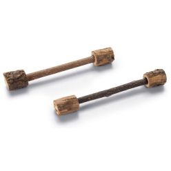 Zestaw dwóch naturalnych gryzaków dla kota w kształcie hantelki z drewna Matatabi Beeztees o długości 12 cm.