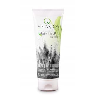 Szampon dla psa Botaniqa By Aga Pluta Fresh Me Up 250ml z węglem aktywnym neutralizujący nieprzyjemne zapachy po spacerze.