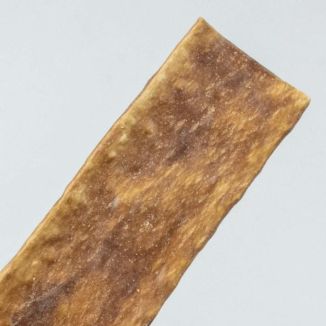 Naturalny gryzak dla psa Duvo+ w formie paska kolagenowego z wołowiną - sklep zoologiczny Konikpolny.pl